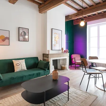 L'irresistible De Guise Apartment *